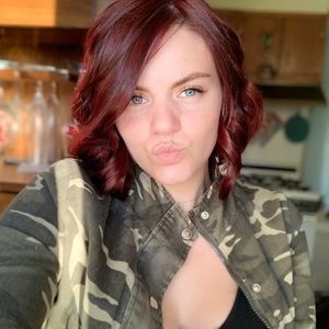 Meet your Posher, Tabitha